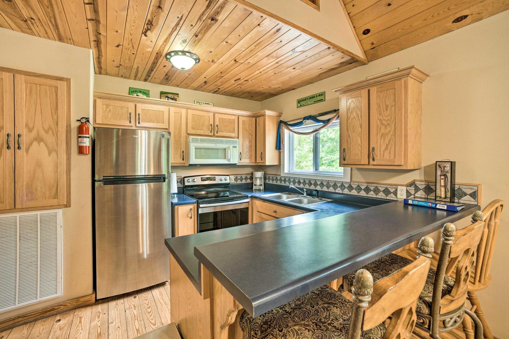 Golfers Retreat - Cabin In Resort 甘特斯维尔 外观 照片